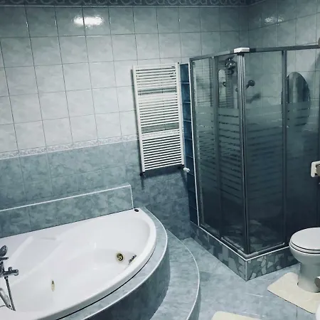 Med Apartman Pensión *